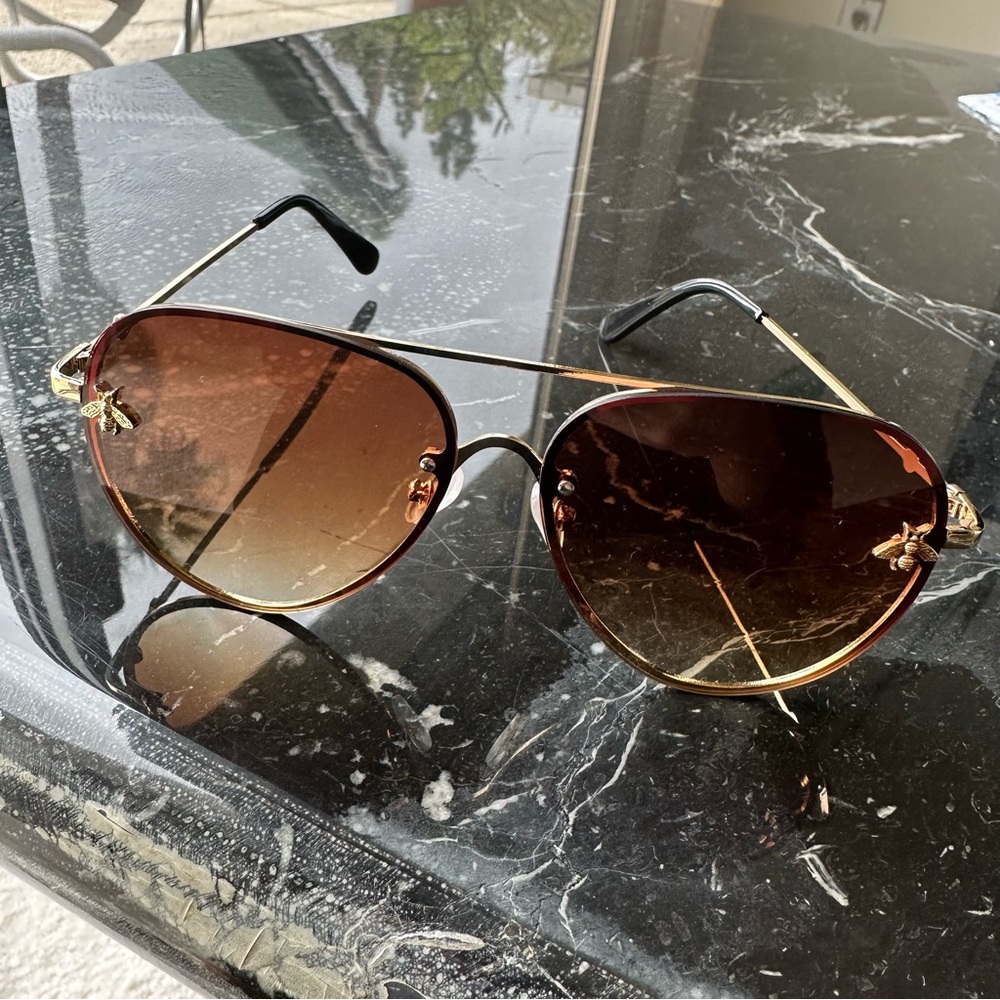 BEE ♡ Aviators Sunglasses - Picture 3 of 6